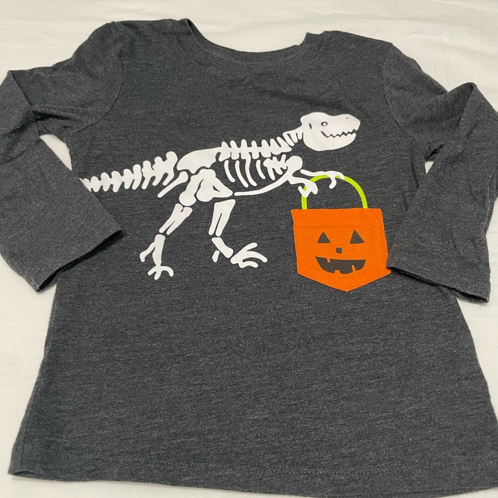 5/$15 Closet Sale! Cat and Jack Trex Skeleton Halloween Shirt